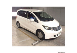 Минивэн класса компактвэн Honda Freed кузов GB3 модификация Flex гв 2010 пробег 143 т.км белый